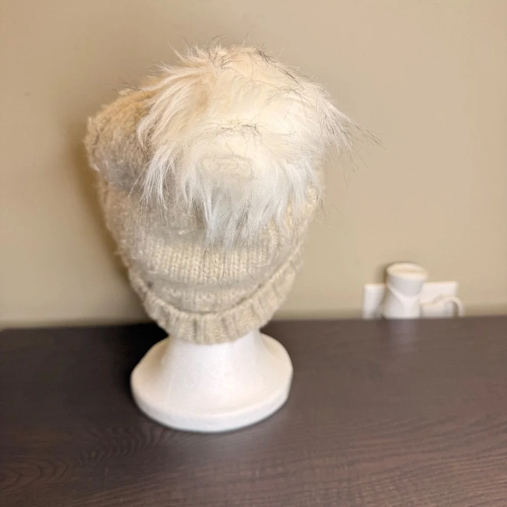 Hollister Beanie Hat Cream Cable Knit Faux Fur Pom Pom Winter Boho One Size